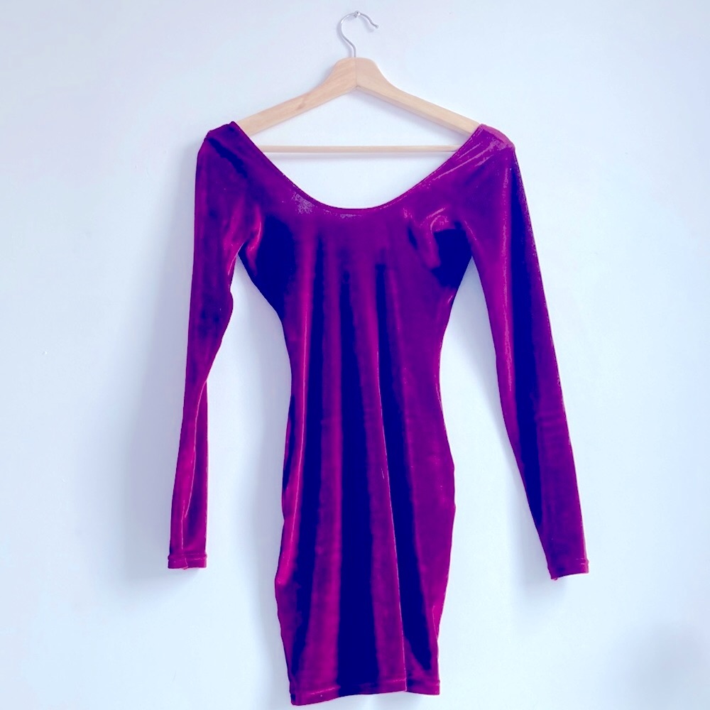 American Apparel bodycon velvet dress Size XS. Wine Color. Stretchy EUC